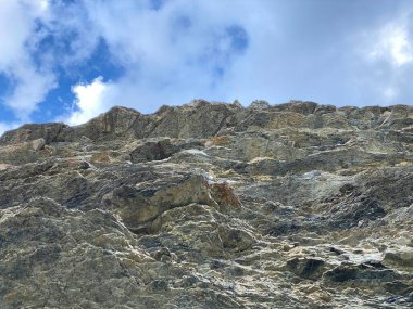 Alp Dağları 'ndaki Melchsee (ya da Melch Gölü) ve Tannensee (ya da Tannen Gölü) dağları arasında Uri Alpleri dağ kütlesi, Melchtal - İsviçre' deki Obwald Kantonu (Kanton Obwalden, Schweiz)