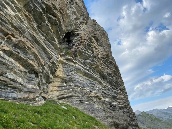 Rochas Escalada Alpina Entre Lagos Alpinos Melchsee Lago Melch Tannensee — Fotografia de Stock