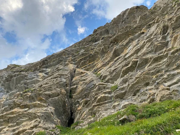 Alpesi Hegymászó Sziklák Melchsee Vagy Melch Tannensee Vagy Tannen Alpesi — Stock Fotó