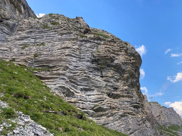 Rocas Trepadoras Alpinas Entre Los Lagos Alpinos Melchsee Lago Melch — Foto de Stock