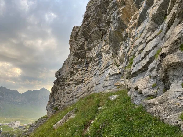 Alpine climbing rocks between the alpine lakes Melchsee (or Melch lake) and Tannensee (or Tannen lake) in the Uri Alps mountain massif, Melchtal - Canton of Obwald, Switzerland (Kanton Obwalden, Schweiz)