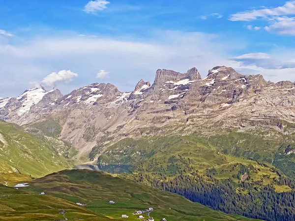 Lac Alpin Engstlensee Dans Haute Vallée Gental Dans Massif Montagneux — Photo