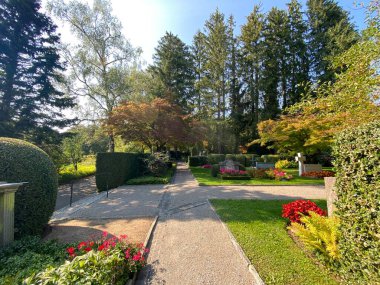 Mezarlığa park et Fluntern / Der Friedhof Fluntern, Zurichberg (Zuerichberg) İlçesi - Zürih (Zuerich), İsviçre / Schweiz