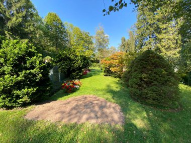 Mezarlığa park et Fluntern / Der Friedhof Fluntern, Zurichberg (Zuerichberg) İlçesi - Zürih (Zuerich), İsviçre / Schweiz
