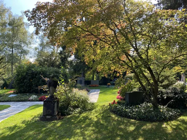 Parque Cementerio Fluntern Graveyard Fluntern Der Friedhof Fluntern Zurichberg Zuerichberg —  Fotos de Stock