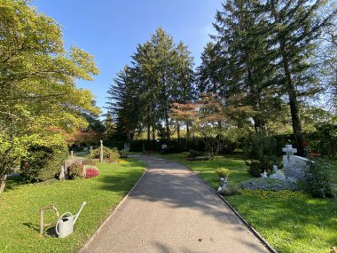 Mezarlığa park et Fluntern / Der Friedhof Fluntern, Zurichberg (Zuerichberg) İlçesi - Zürih (Zuerich), İsviçre / Schweiz