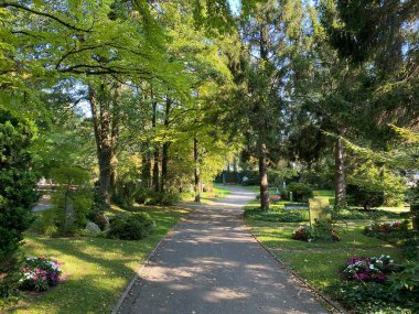 Mezarlığa park et Fluntern / Der Friedhof Fluntern, Zurichberg (Zuerichberg) İlçesi - Zürih (Zuerich), İsviçre / Schweiz