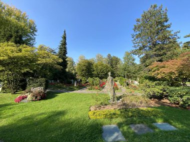 Mezarlığa park et Fluntern / Der Friedhof Fluntern, Zurichberg (Zuerichberg) İlçesi - Zürih (Zuerich), İsviçre / Schweiz