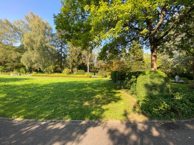 Mezarlığa park et Fluntern / Der Friedhof Fluntern, Zurichberg (Zuerichberg) İlçesi - Zürih (Zuerich), İsviçre / Schweiz