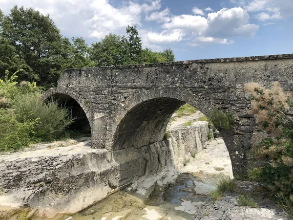 Ponte Pedra Velha Svicki Potok Perto Aldeia Floricici Pican Ístria — Fotografia de Stock