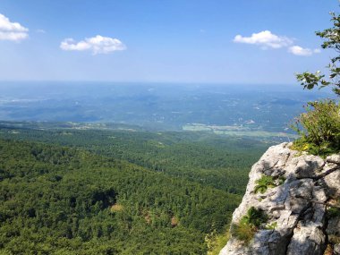 Ucka Doğa Parkı, Hırvatistan / Cudesne panorame na sume i pasnjake sa vidikovaca u parku, Ucka, Hrvatska parkının gözcülerinden oluşan muhteşem bir panorama