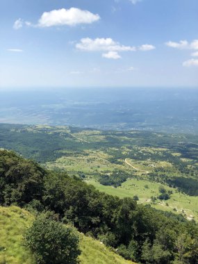 Ucka Doğa Parkı, Hırvatistan / Cudesne panorame na sume i pasnjake sa vidikovaca u parku, Ucka, Hrvatska parkının gözcülerinden oluşan muhteşem bir panorama