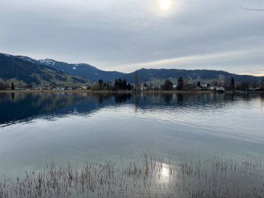 İsviçre subalpin gölü bkz. Agerisee veya Ageri Gölü (Aegeri Gölü) - İsviçre 'nin Zug Kantonu - (Agerisee oder Aegerisee - Kanton Zug, Schweiz)