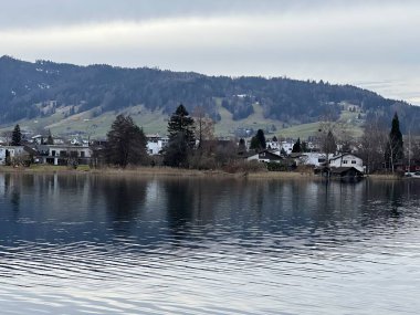 İsviçre subalpin gölü bkz. Agerisee veya Ageri Gölü (Aegeri Gölü) - İsviçre 'nin Zug Kantonu - (Agerisee oder Aegerisee - Kanton Zug, Schweiz)