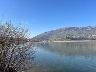 İsviçre 'de Schwyz, İsviçre' de bulunan Lauerzersee im Talkessel von Schwyz, Schweiz