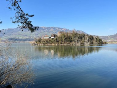 İsviçre 'de Schwyz, İsviçre' de bulunan Lauerzersee im Talkessel von Schwyz, Schweiz