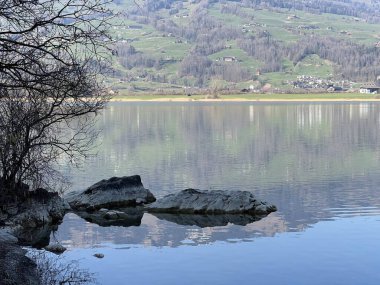 İsviçre 'de Schwyz, İsviçre' de bulunan Lauerzersee im Talkessel von Schwyz, Schweiz