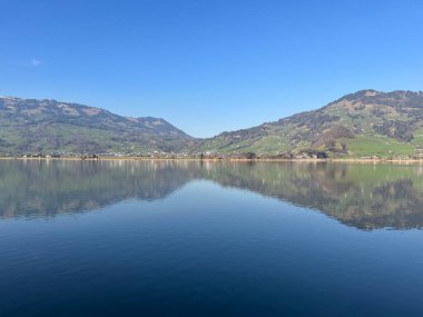 İsviçre 'de Schwyz, İsviçre' de bulunan Lauerzersee im Talkessel von Schwyz, Schweiz