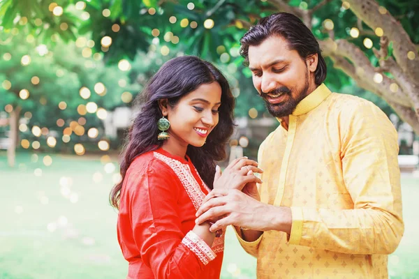 Indian Engagement Young Man Putting Diamond Ring His Bride Finger — Stock Photo, Image