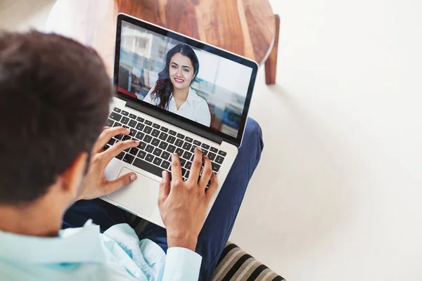 Video Call Indian Man Woman Sitting Corporate Office Using Laptop — Stock Photo, Image