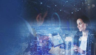 Soyut iş geçmişi: iki beyaz insan, tabloların olduğu bir paneli ve gece manzaralı grafikleri resmin üzerinde tartışıyor.