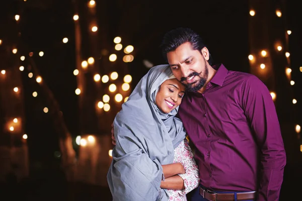 Beautiful Cute Muslim Couple Standing Decorated Garden Eid Fitr Eid — Stock Photo, Image