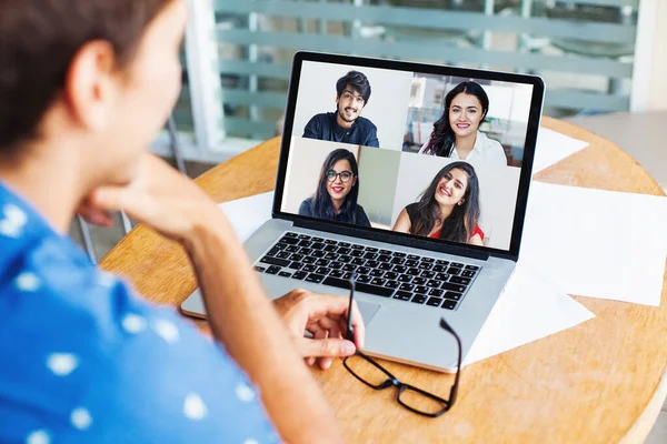 Remote Teamwork Concept Man Talking His Indian Colleagues Video Call — Stock Photo, Image