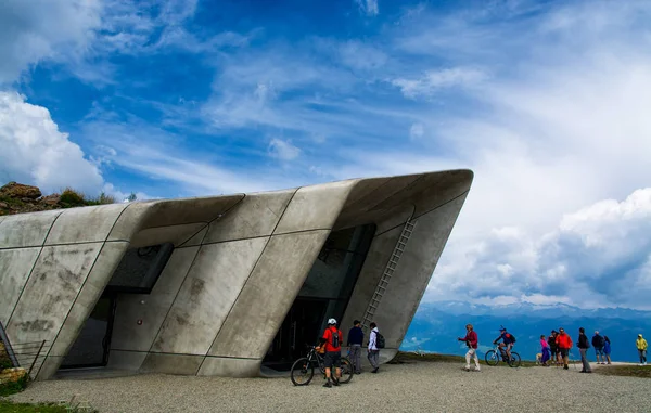 Août 2016 Plan Corones Italie Nord Touristes Entrée Messner Mountain — Photo