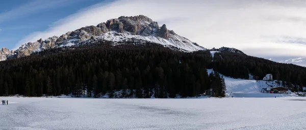 Januar 2019 Misurina Italien Landschaft Des Vereisten Misurina Sees Hintergrund — Stockfoto