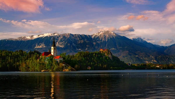 Lac Bled Slovénie Coucher Soleil Premier Plan Île Avec Église — Photo