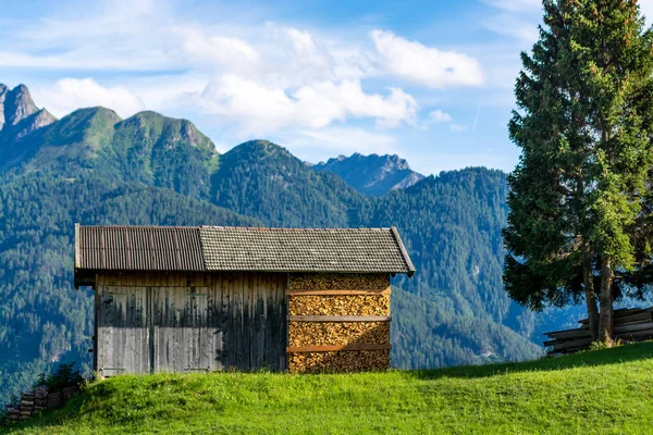 Cabin Pasture Austrian Alps Serfaus Tyrol Mountains Background — Stock Photo, Image