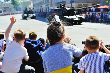 oldukça parlak bir ışık çağrı merkezinde insanların grup