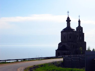 solan ışıkta Rusya'da kilise