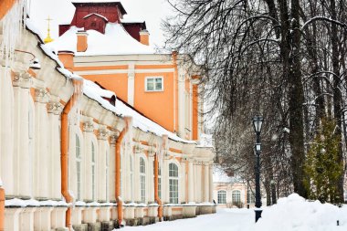çok parlak ışık değil kışın ev