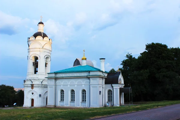 Церква Києві Зникаючому Світлі — стокове фото