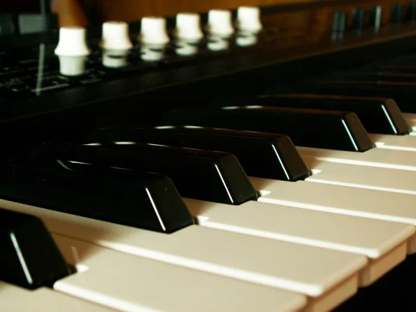Фортепіано Ключі Дуже Яскравому Світлі — стокове фото