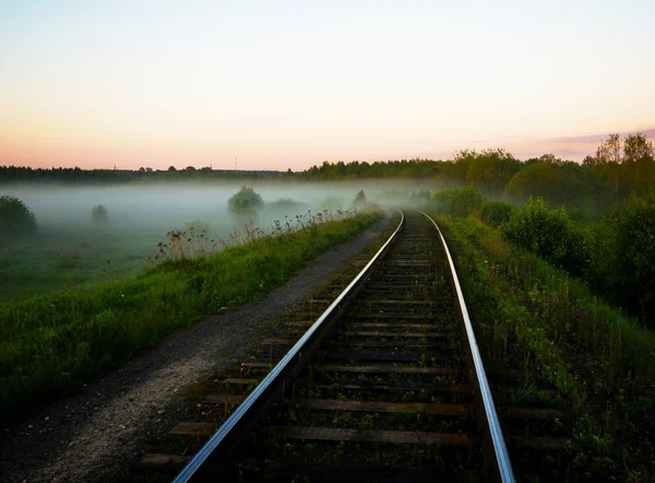 Σιδηρόδρομος Στο Ηλιοβασίλεμα Ξεθωριασμένο Φως — Φωτογραφία Αρχείου