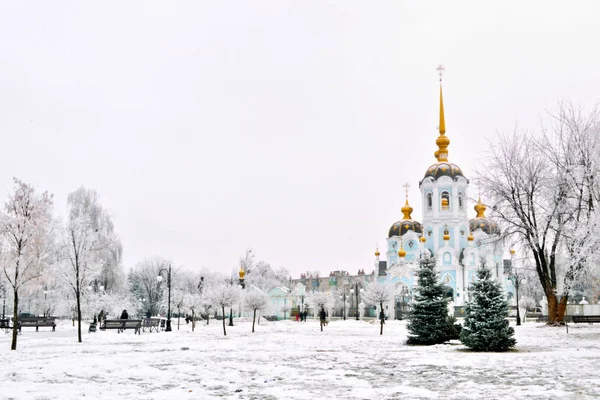 Церква Взимку Дуже Яскравому Світлі — стокове фото