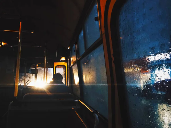 Trafiken Staden Natten Inte Mycket Starkt Ljus — Stockfoto