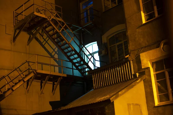 Escalier Dans Vieil Immeuble Lumière Tamisée — Photo