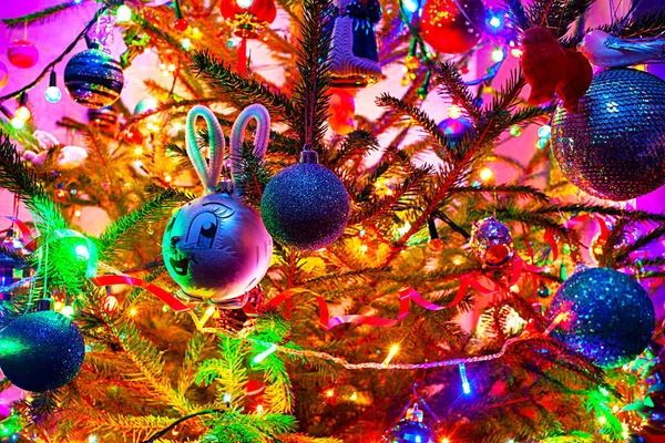 Boules Décorations Noël Sur Fond Blanc Dans Une Lumière Plutôt — Photo
