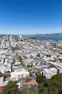 San Francisco şehir merkezine görünümden Coit kulesine, San Francisco, Kaliforniya, ABD