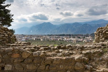 Sparta modern şehir antik kent, Sparta, Yunanistan, Europe kalıntıları üzerinde görünümü