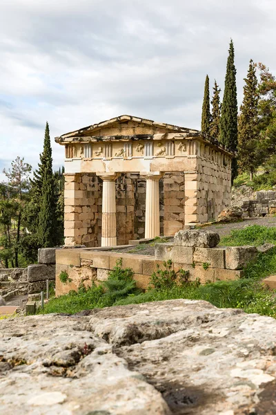 Tesoro Los Atenienses Antigua Ciudad Delfos Grecia Europa — Foto de Stock