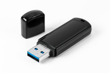 Beyaz arka plan üzerinde izole kap ile USB 3.0 birden parlamak götürmek