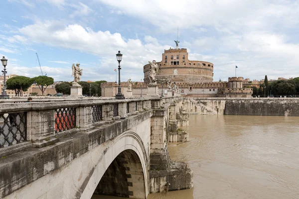 Angel Castle Bridge Pons Aelius River Tiber Rome Italy — Stock Photo, Image