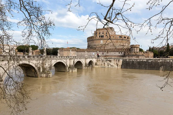 Castillo Ángel Puente Pons Aelius Con Río Tíber Roma Italia —  Fotos de Stock