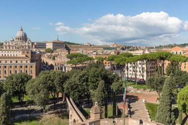 Angel'ın kale görüntülemek için St. Peter's Basilica, Passetto di Borgo, Roma, İtalya