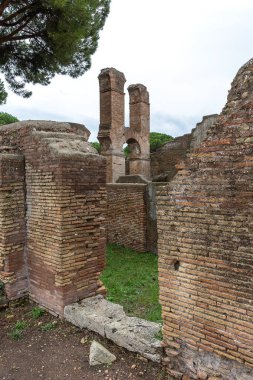 Ostia Antica, İtalya içinde çeşitli Roma tuğla duvar İnşaat
