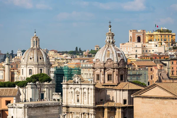 Крыши Соборы Рима Италии Европы — стоковое фото